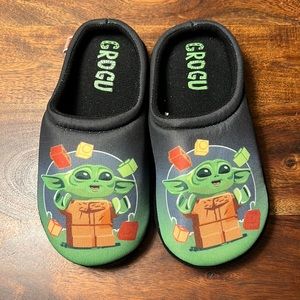 Star Wars Grogu slippers. Kids size 13-1. NWOT